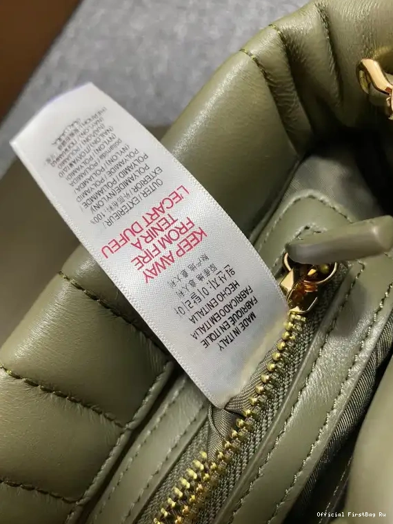Official First Bag Ru BURBERRY Lola Small Camera Bag 0502
